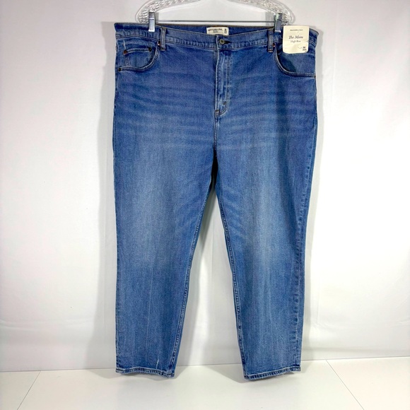 NWT Abercrombie & Fitch Blue High Rise Mom Cropped Jeans Size 22 - Picture 1 of 8